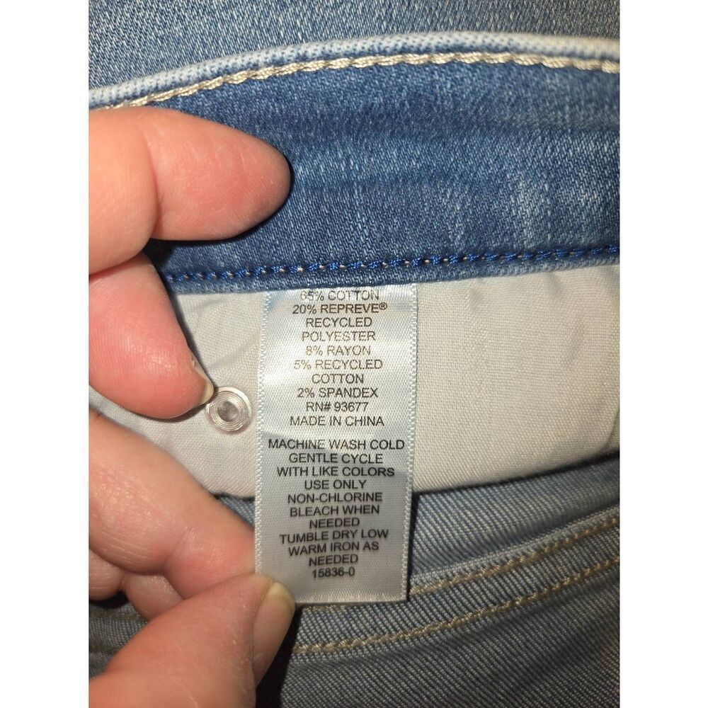 Arizona Jean Co Advance Flex 360 Women's Size 34x30 Light Blue Distressed Jeans - Picture 3 of 4